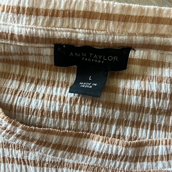 Puff Sleeve Blouse - Picture 2 of 4